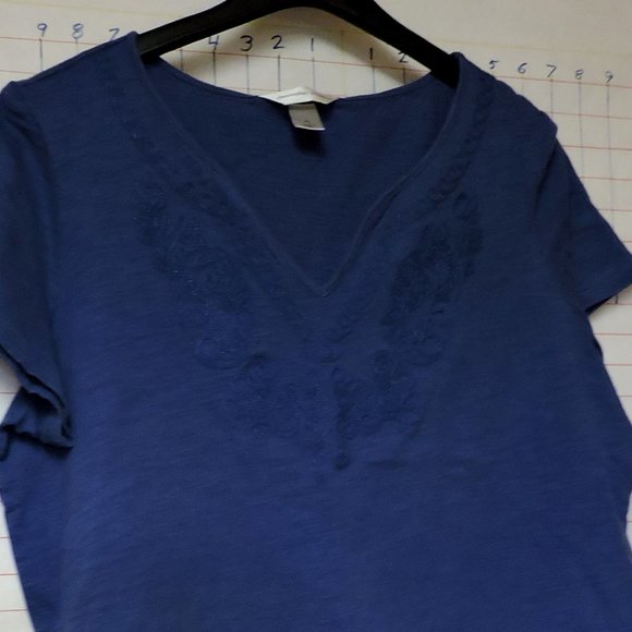 CHRISTOPHER & BANKS woman's embroidered neck Tee plus sz XL blue - Picture 3 of 9